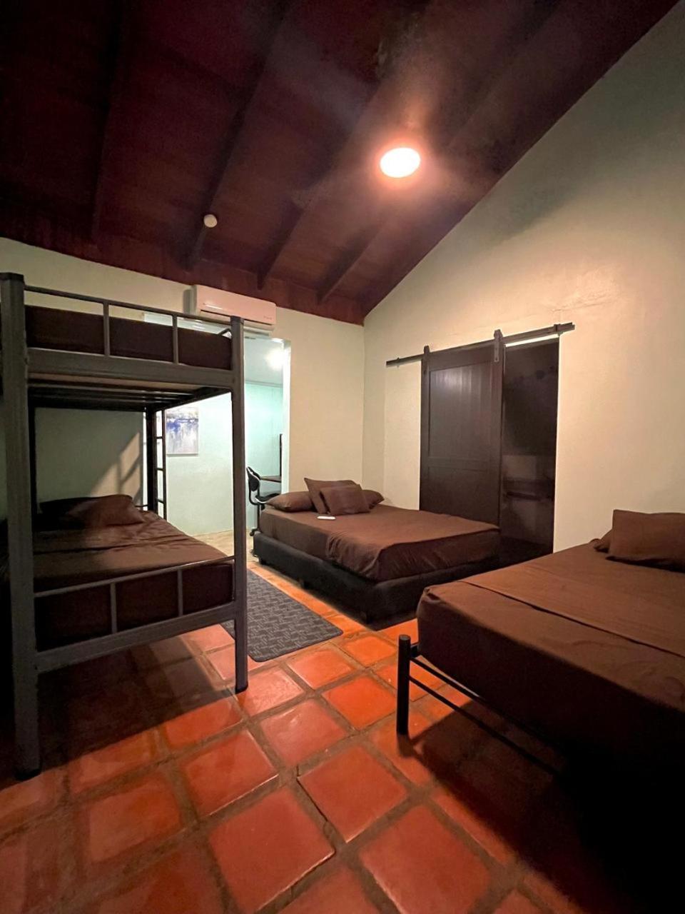 Tamarindo Backpackers Vandrehjem Eksteriør billede